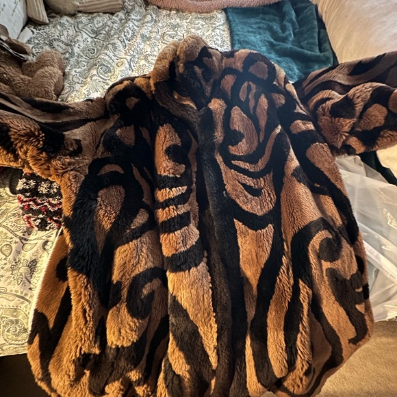 Revillion vintage sheared Beaver Fur Coat.  - Picture 4 of 10
